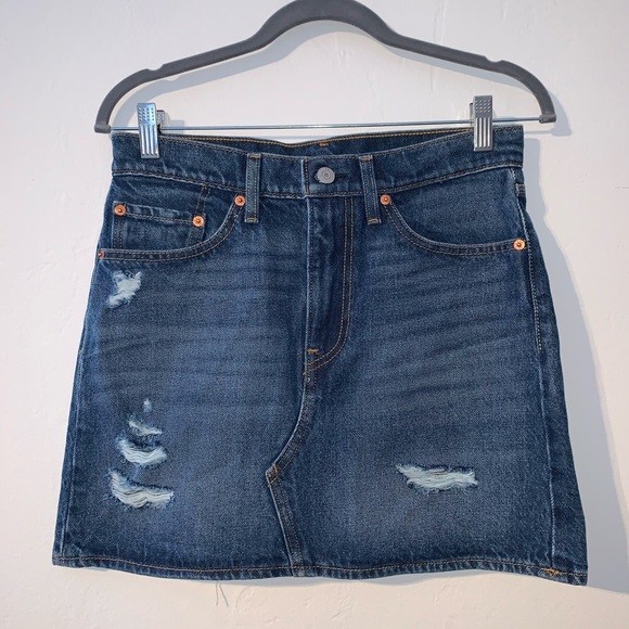 Levi’s medium wash mini skirt - Picture 1 of 3